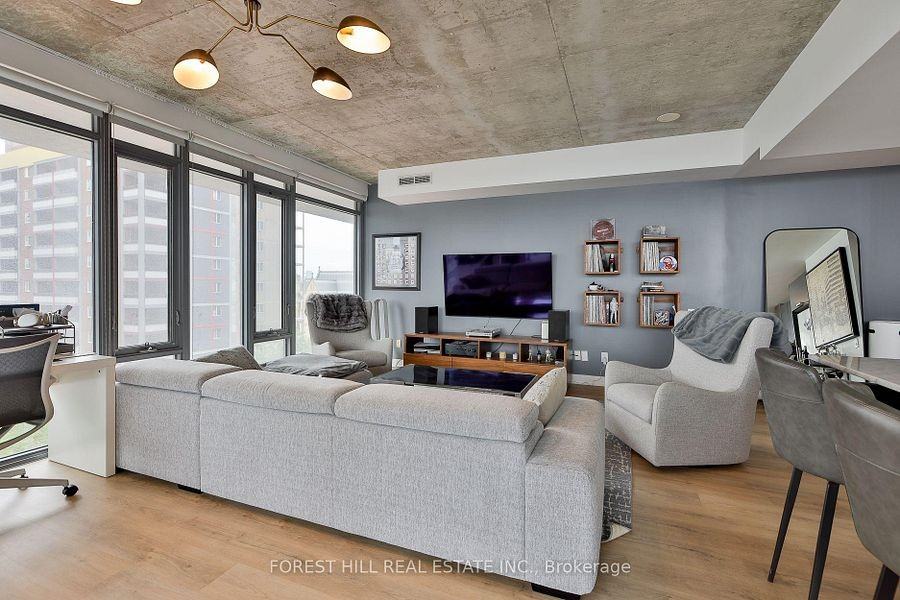 95 Bathurst Street #522 - Photo 2 of 26