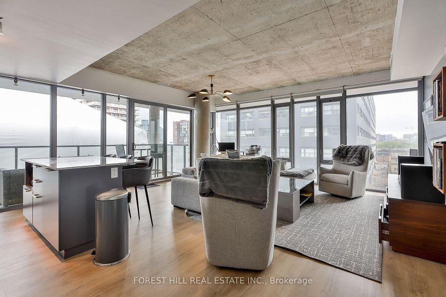 95 Bathurst Street #522 - Photo 5 of 26