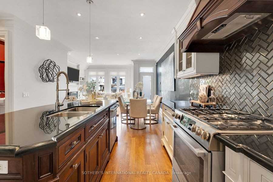 721 Markham Street - Photo 5 of 24
