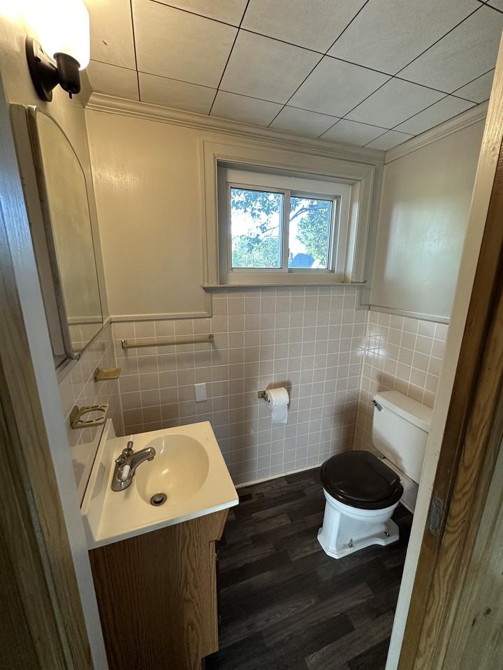 229 Pee Dee Ave - Photo 7 of 17