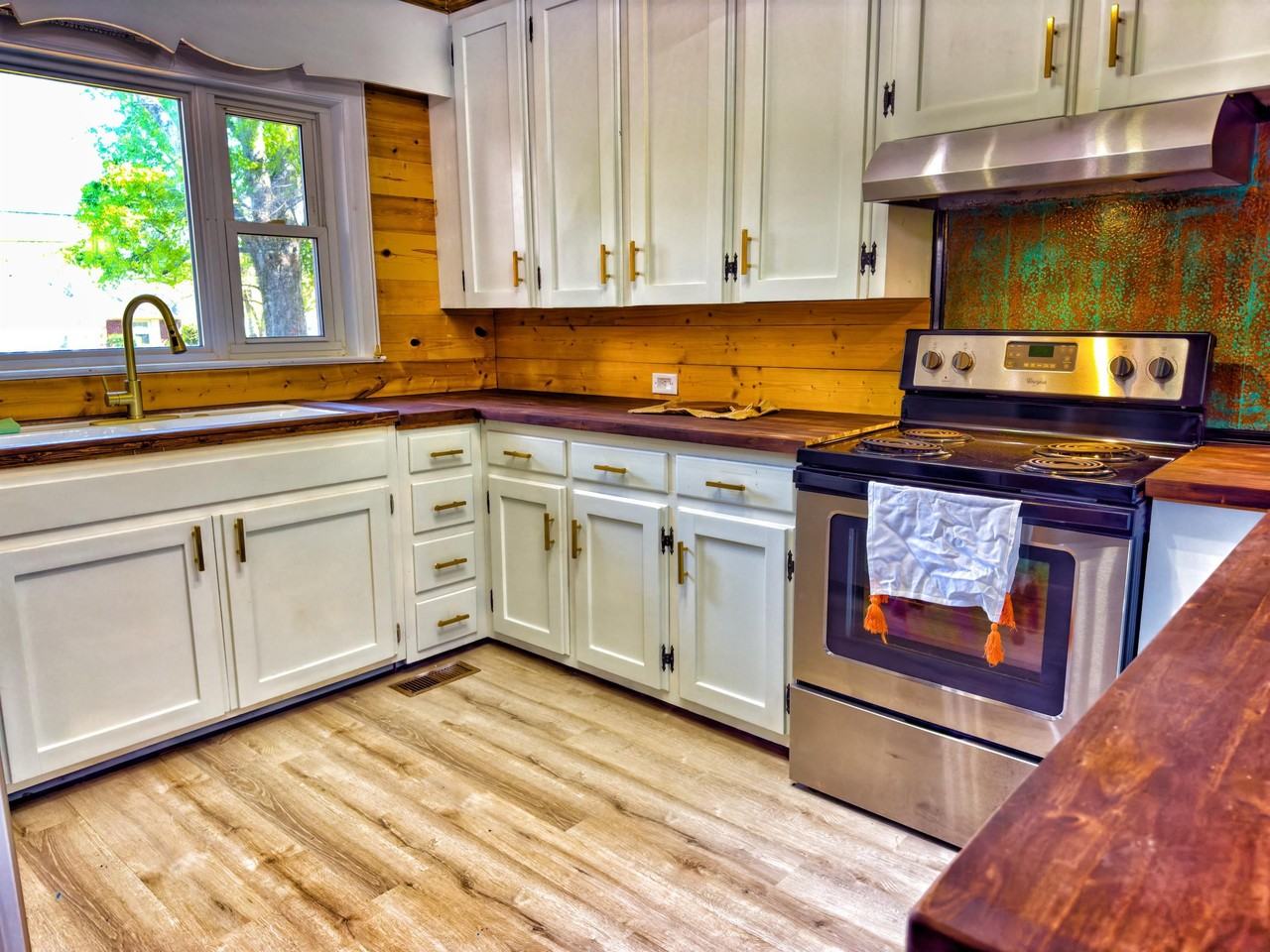 229 Pee Dee Ave - Photo 5 of 17