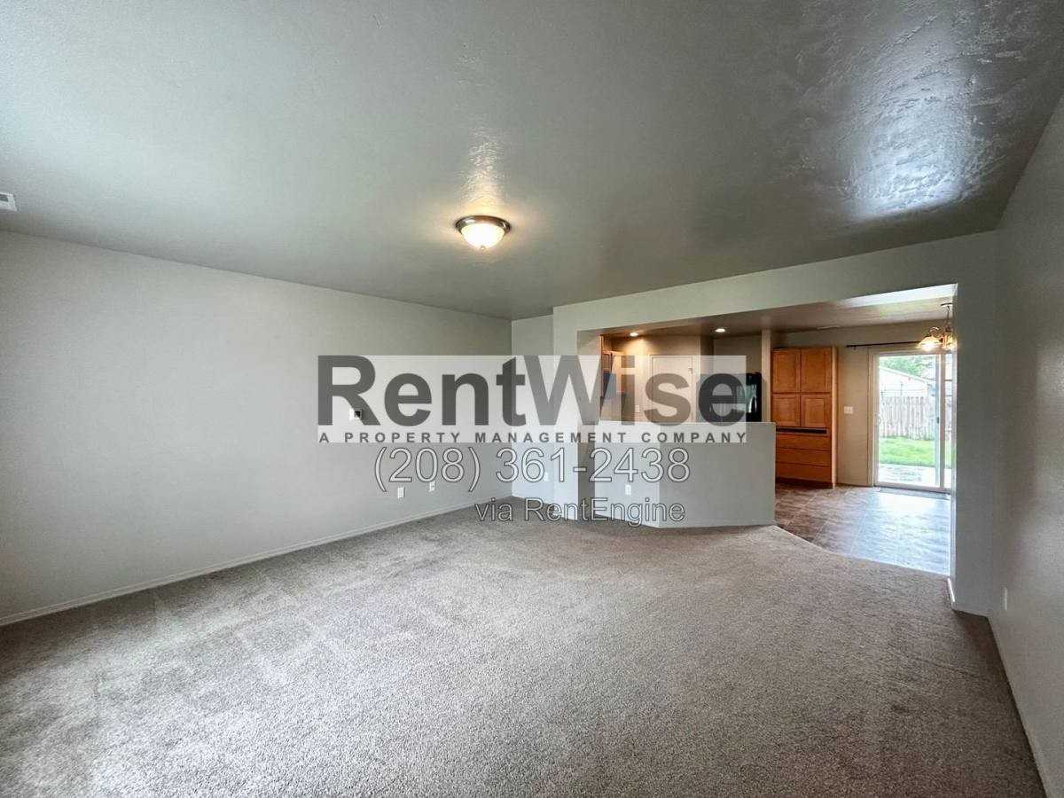 119 E Walcott Lake Dr - Photo 2 of 9