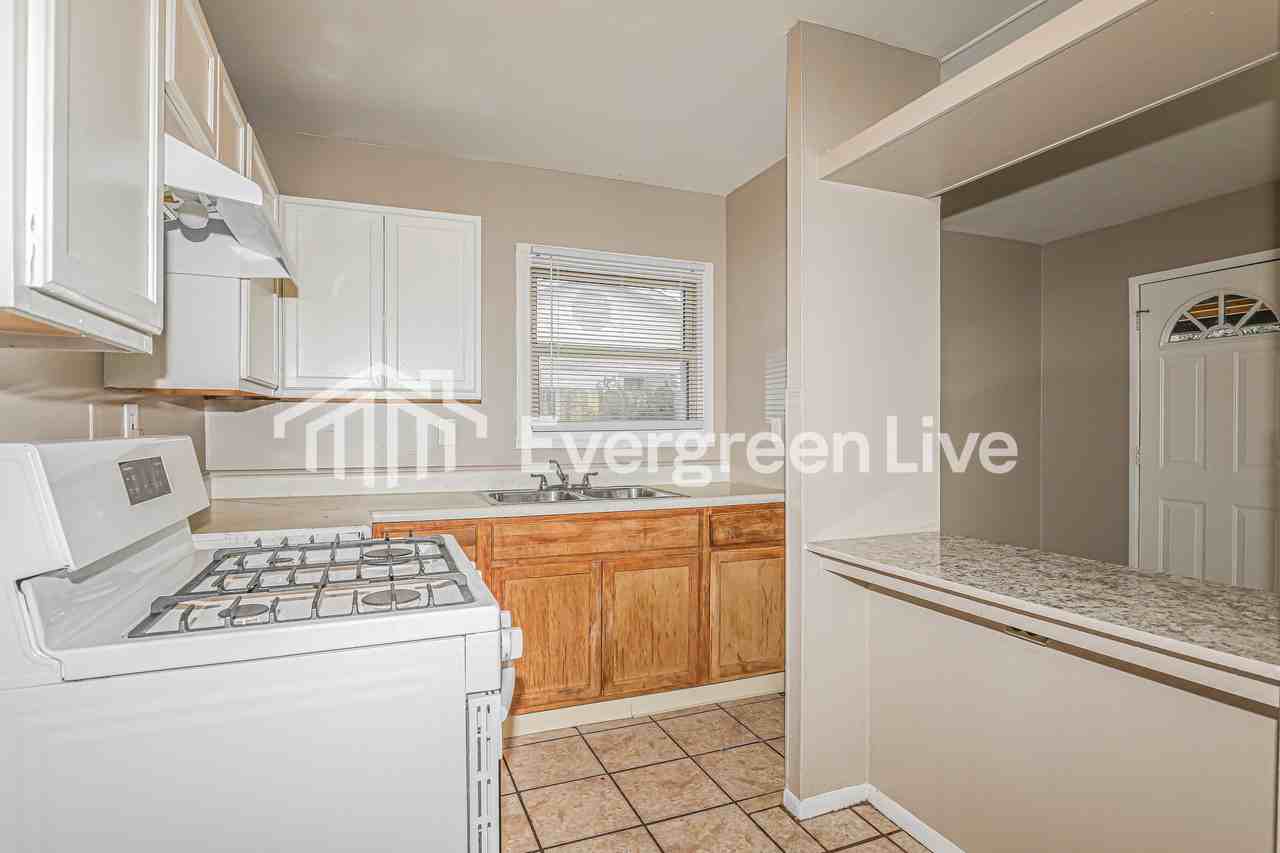 5102 W 30th St - Photo 3 of 15