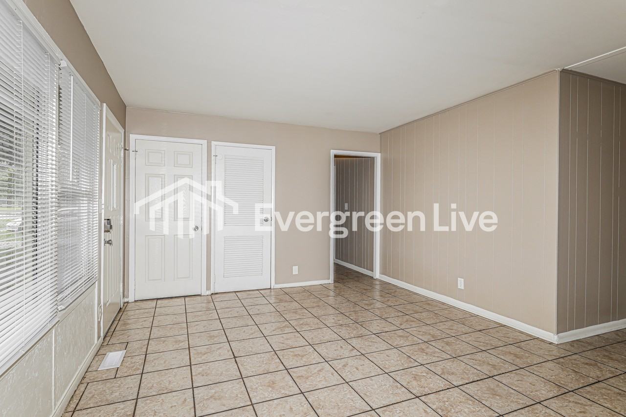 5102 W 30th St - Photo 5 of 15