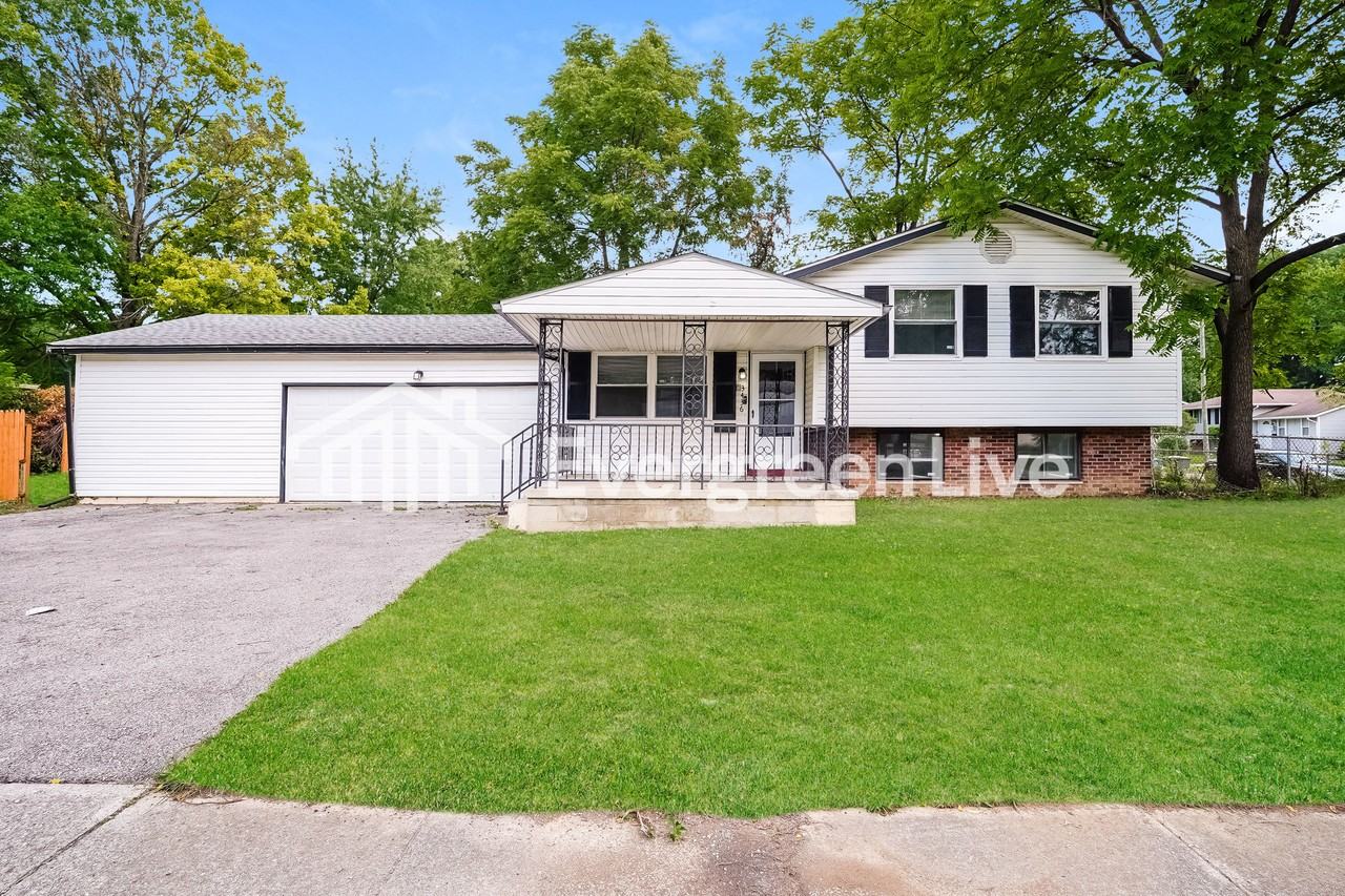 3436 Cardston Pl