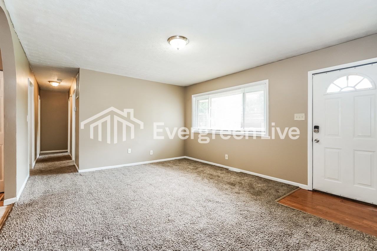 3533 Wyncote Rd - Photo 3 of 15