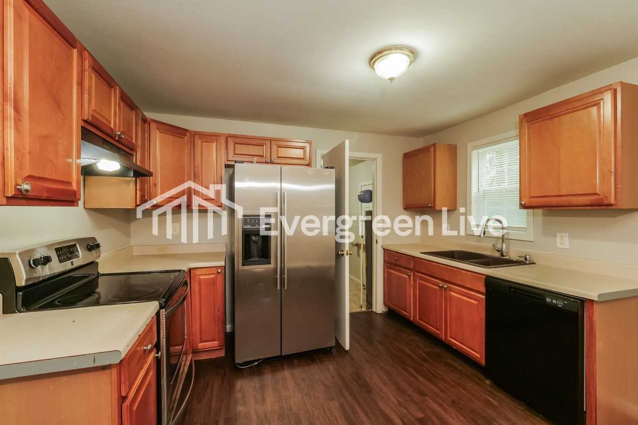 7404 E 86th St - Photo 5 of 14