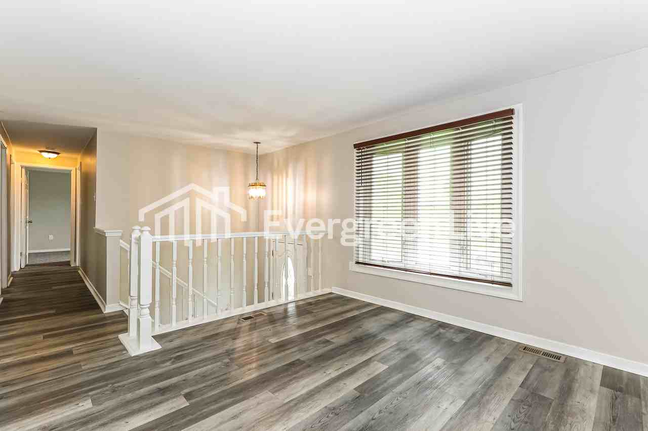 16 Donaldson Dr - Photo 2 of 15