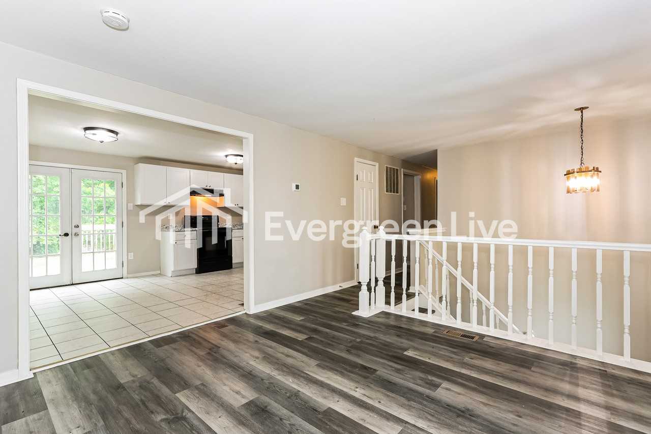 16 Donaldson Dr - Photo 3 of 15
