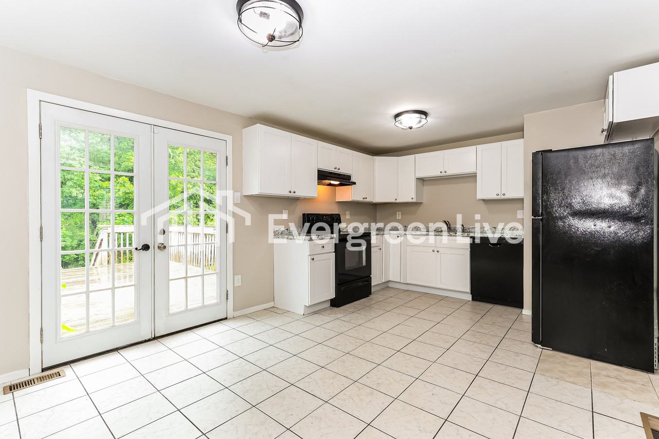 16 Donaldson Dr - Photo 4 of 15