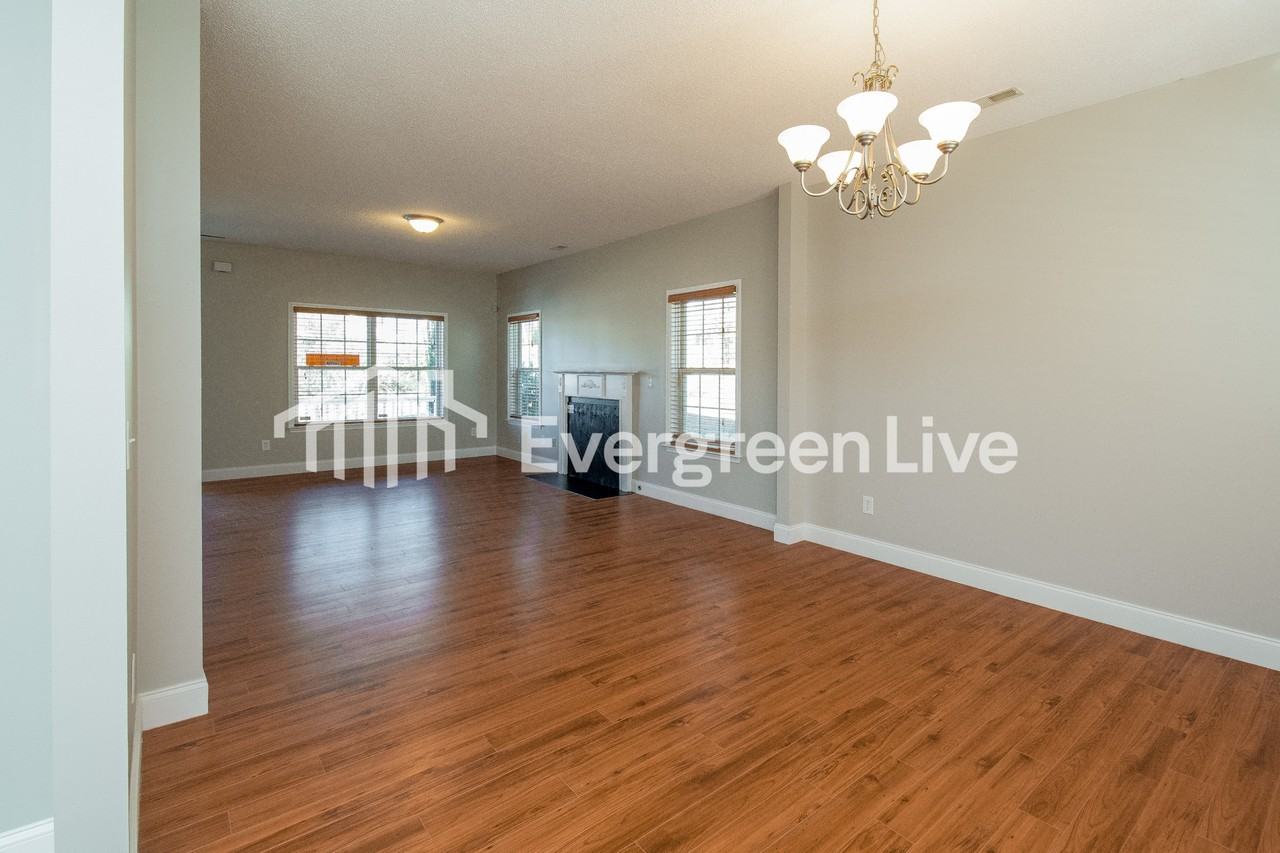9216 Windsor Lake Blvd - Photo 2 of 15