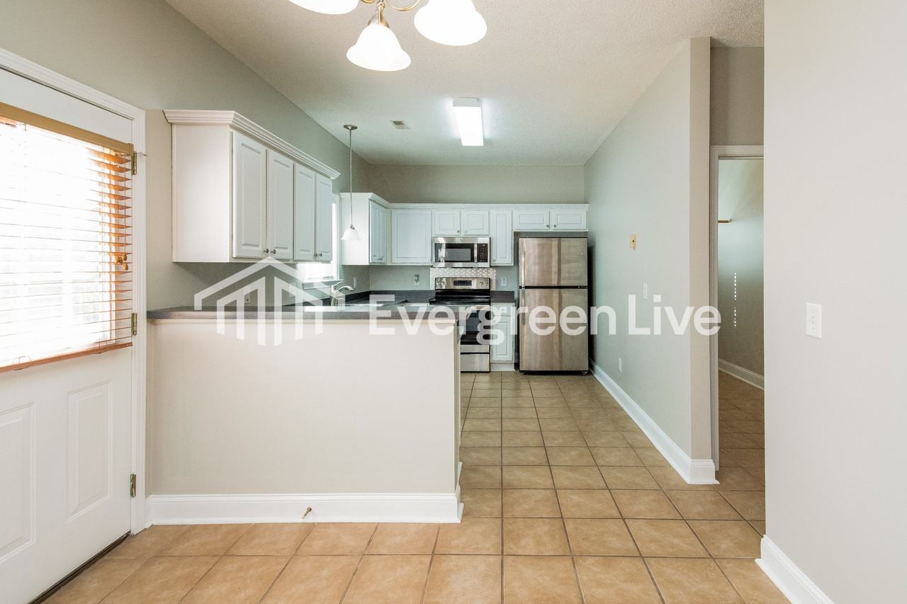 9216 Windsor Lake Blvd - Photo 4 of 15