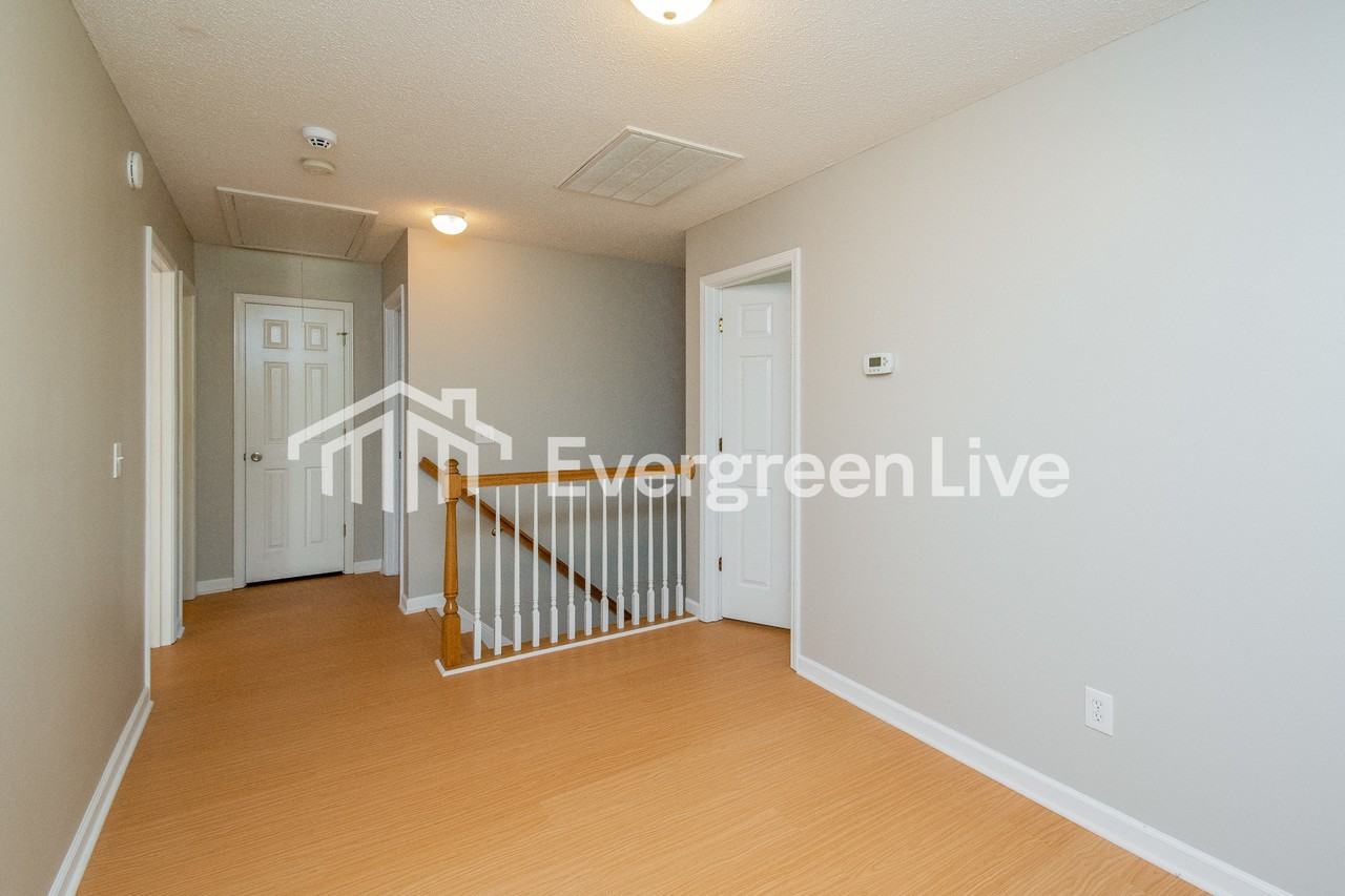 9216 Windsor Lake Blvd - Photo 7 of 15