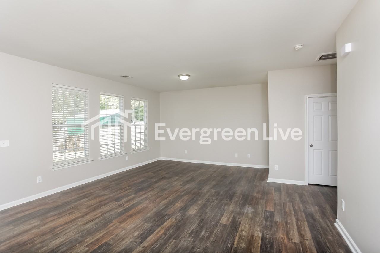140 Pacific Ave - Photo 2 of 13