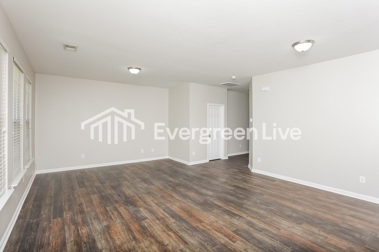 140 Pacific Ave - Photo 3 of 13