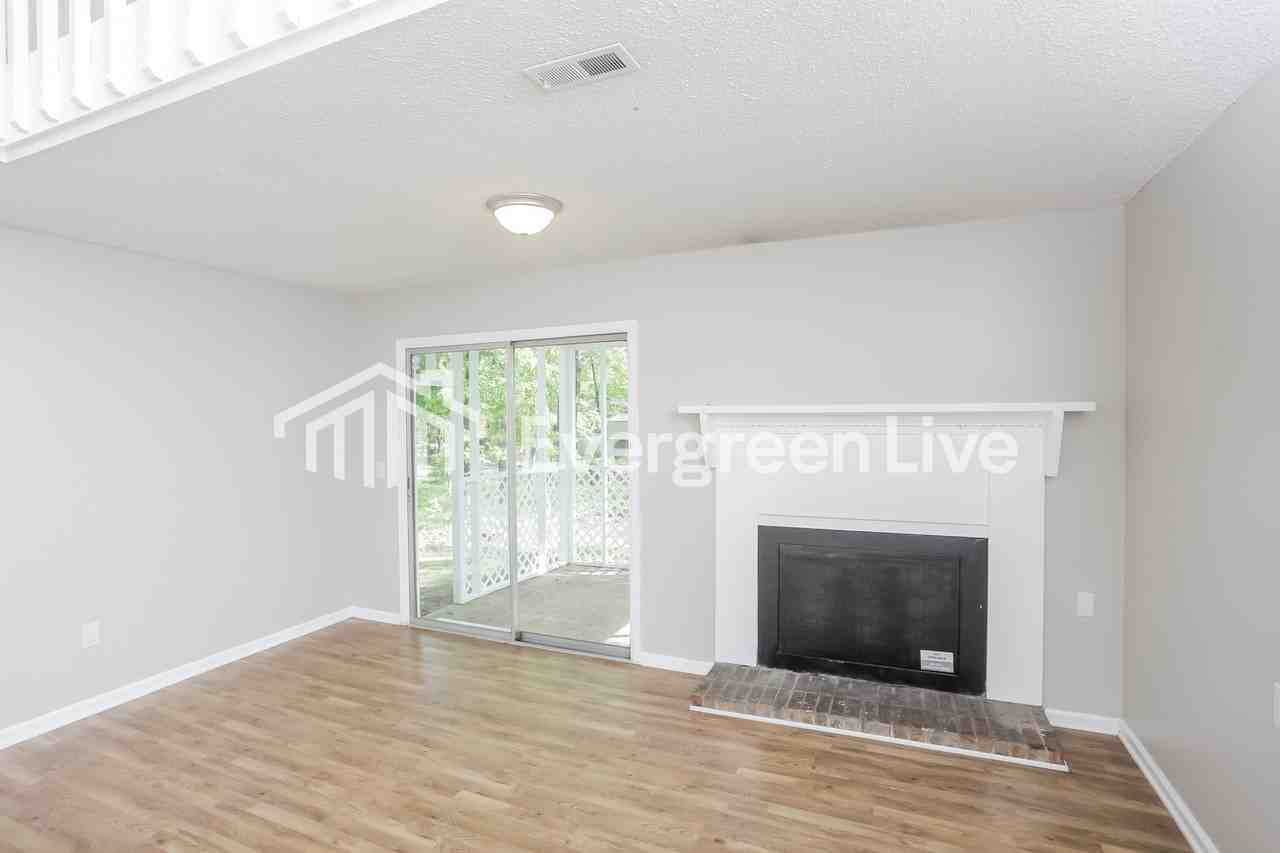 572 Parlock Rd - Photo 4 of 15