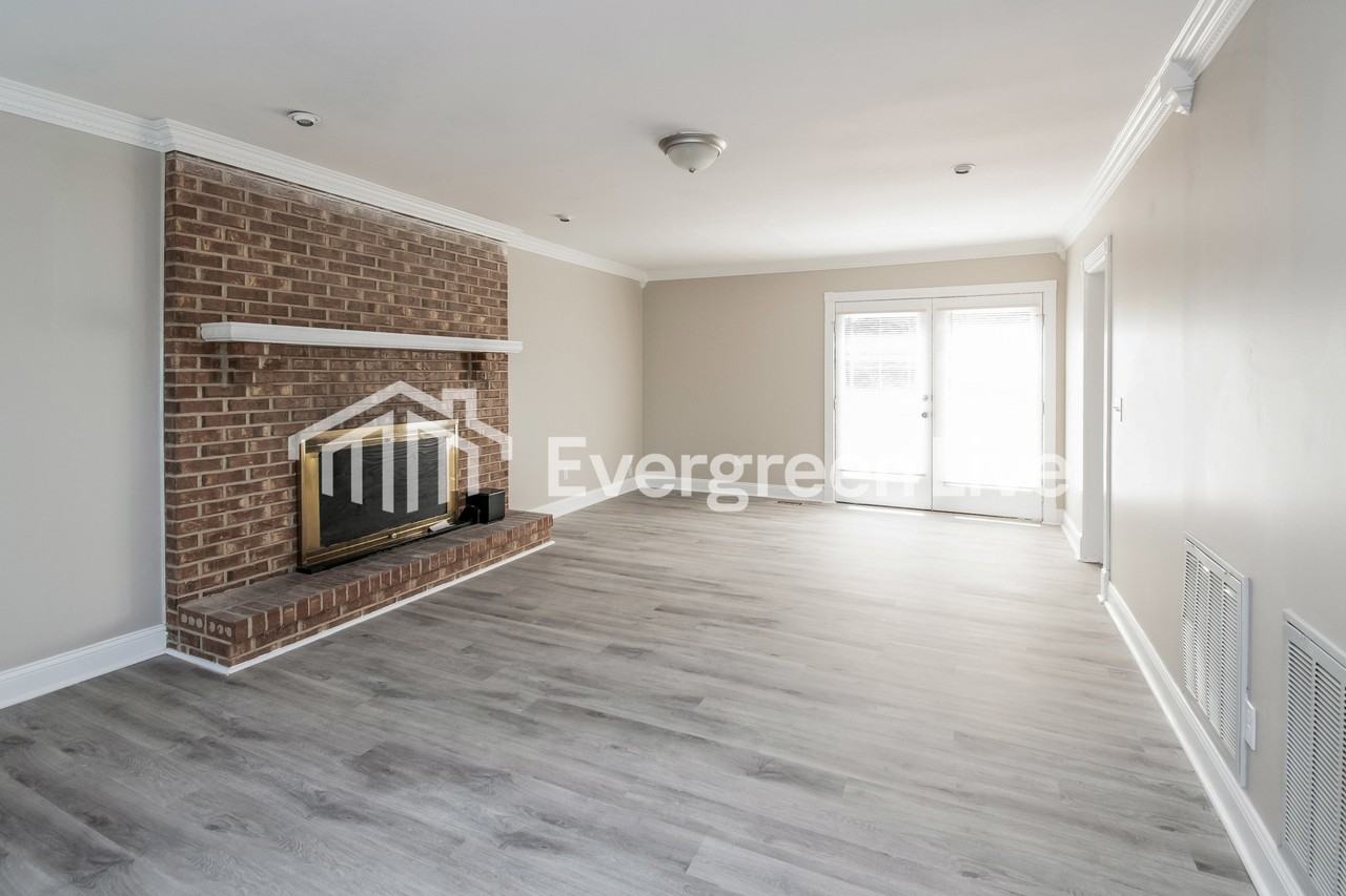1029 Natchez Trl - Photo 2 of 15