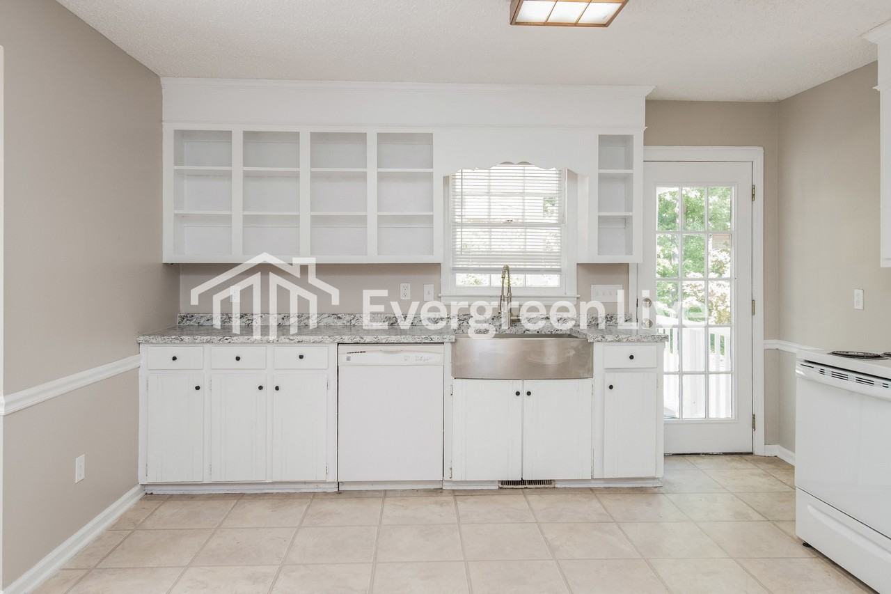 1029 Natchez Trl - Photo 4 of 15