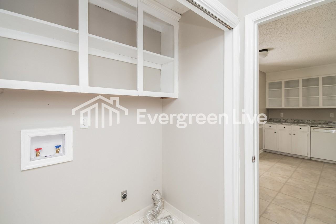 1029 Natchez Trl - Photo 5 of 15
