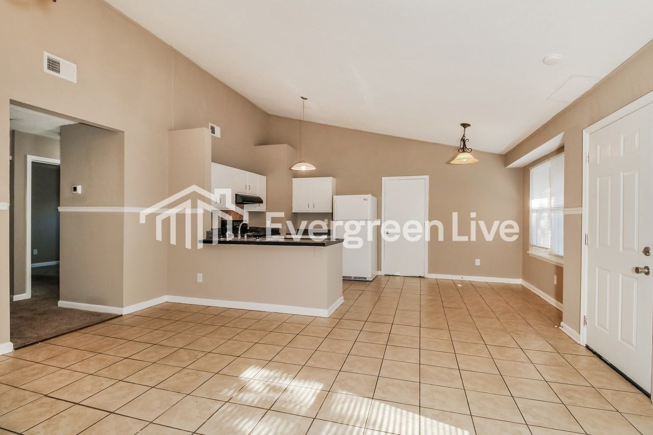 109 Raintree Ln - Photo 4 of 15