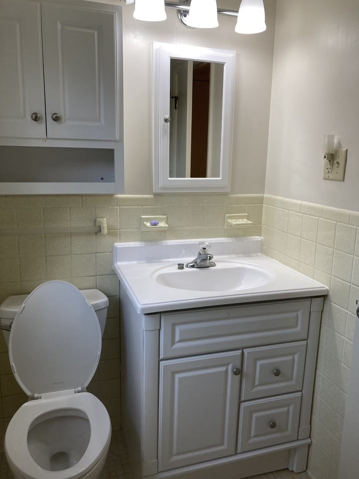 302 Kenwood Ave #3 - Photo 4 of 8