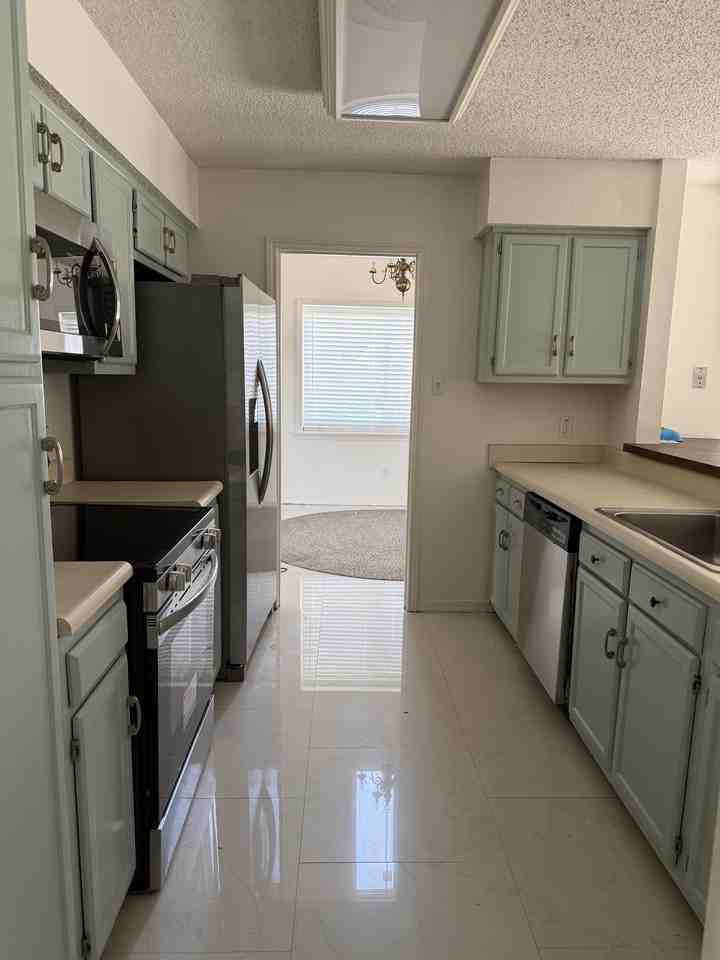 48 Traminer Dr - Photo 2 of 20