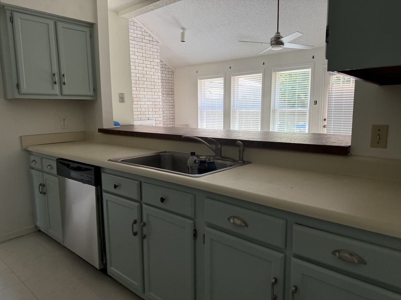 48 Traminer Dr - Photo 5 of 20