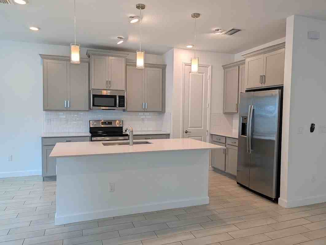 4315 Sylvester Palm Dr - Photo 4 of 5