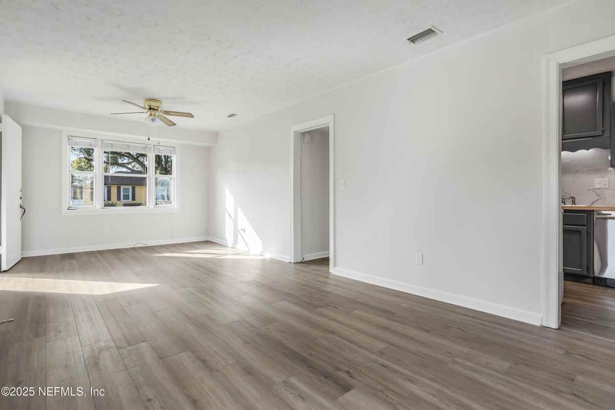 3339 Sylvia St - Photo 7 of 23