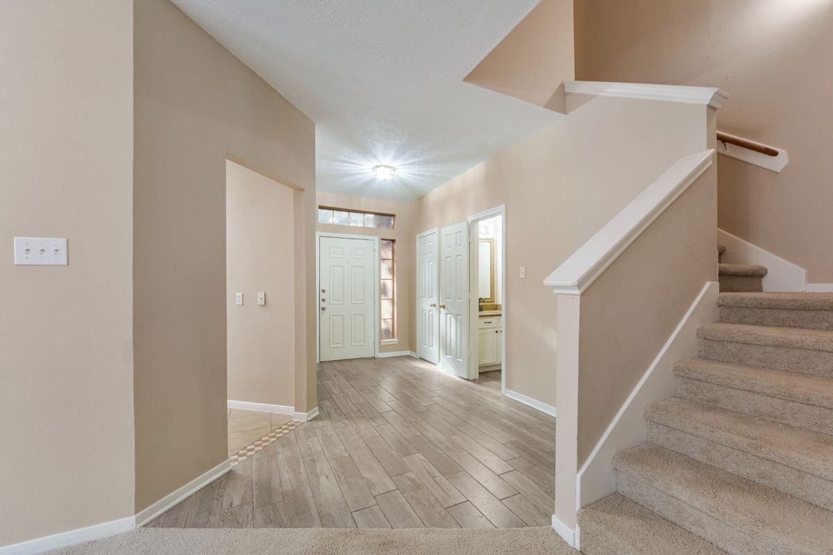 9107 Baber Dr - Photo 2 of 25