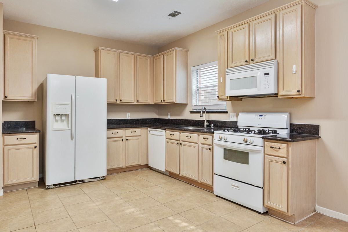 9107 Baber Dr - Photo 3 of 25