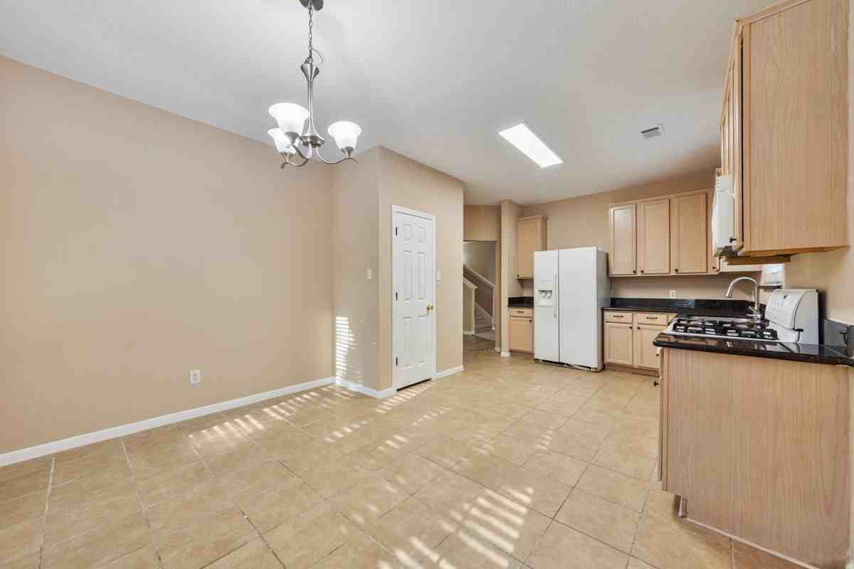 9107 Baber Dr - Photo 4 of 25