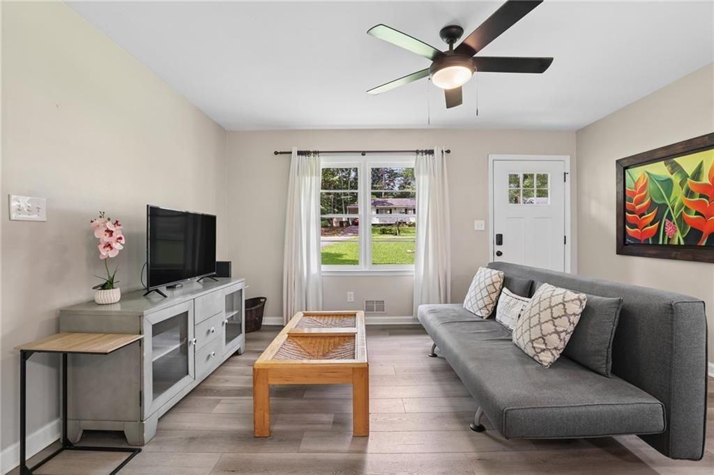 6385 Lobelia Rd Sw - Photo 4 of 20