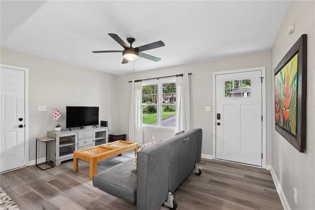 6385 Lobelia Rd Sw - Photo 5 of 20