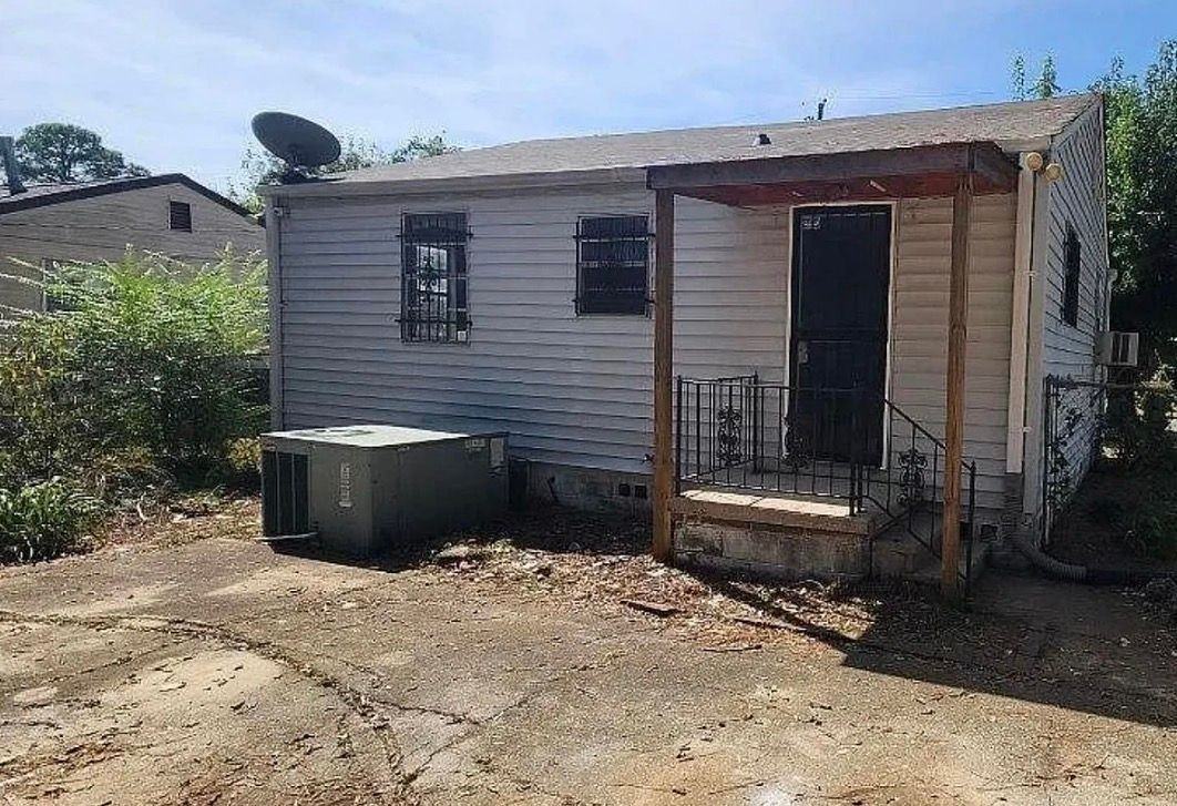 601 19th Street Ensley - Photo 3 of 3