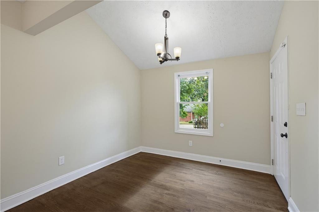 1799 Ellington St - Photo 4 of 26