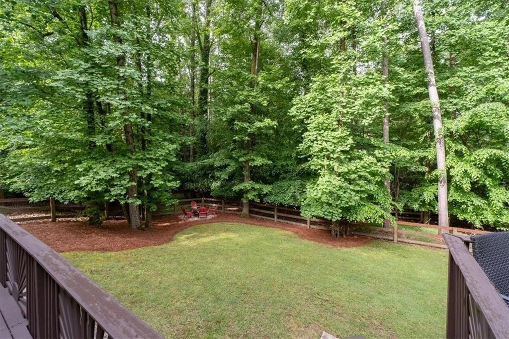 9470 Hillside Dr - Photo 3 of 36