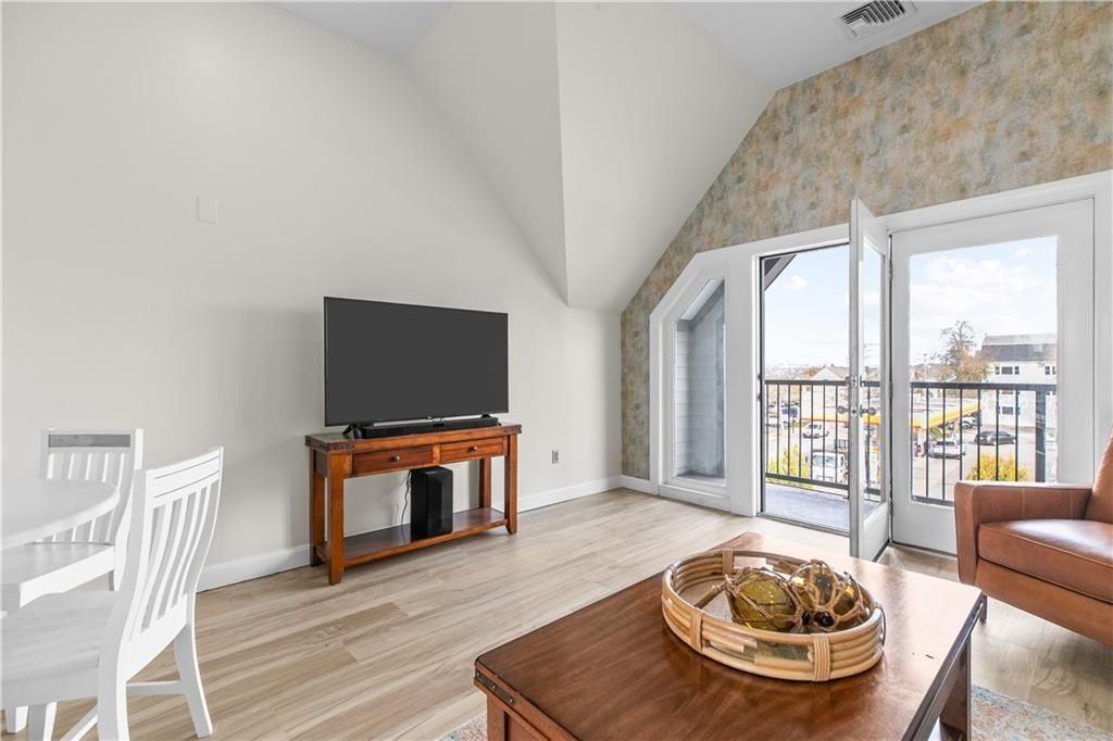 580 Thames St ##B2 - Photo 5 of 27