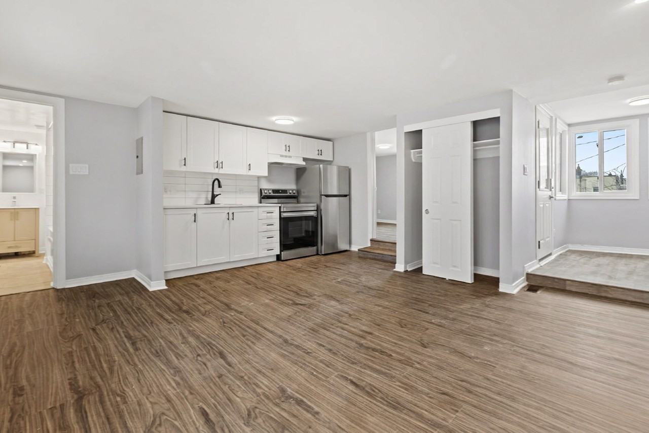 235 Percy Street - Photo 2 of 10