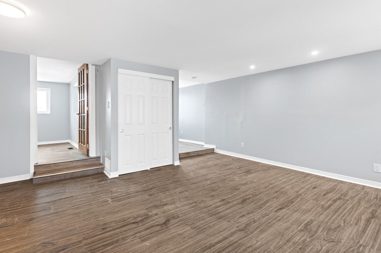 235 Percy Street - Photo 6 of 10