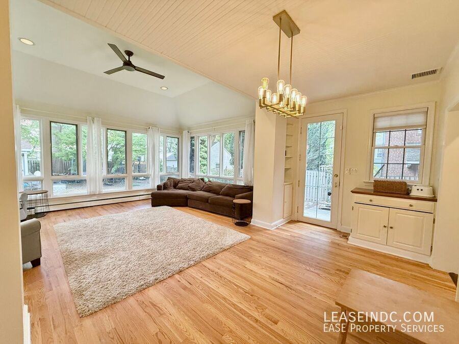 4825 Butterworth Pl Nw - Photo 3 of 38