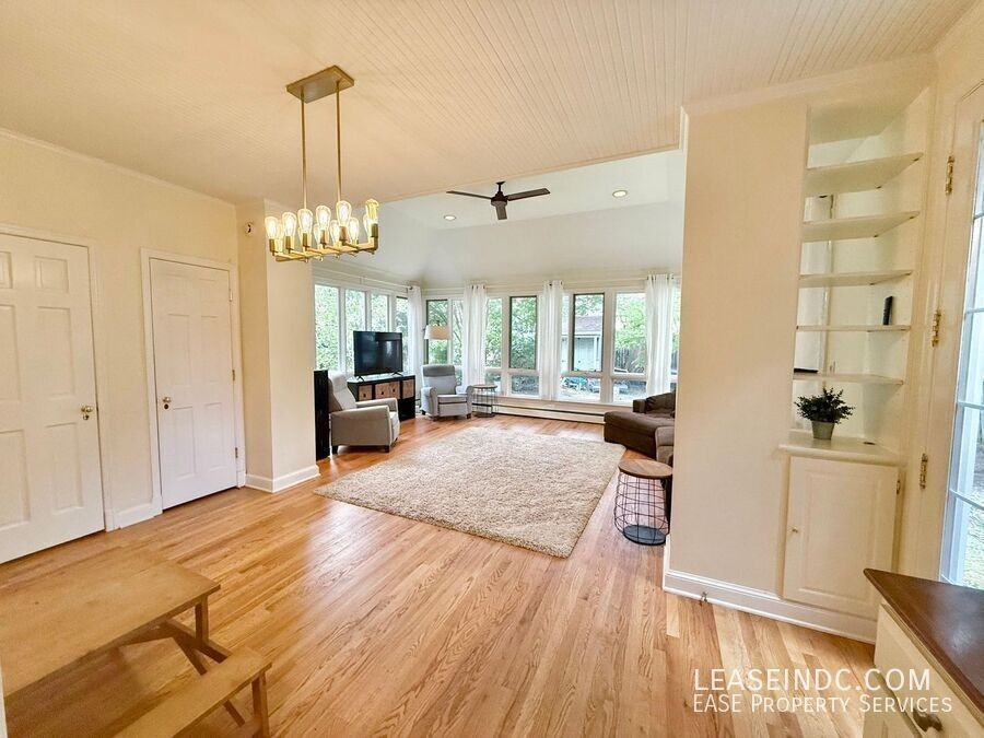 4825 Butterworth Pl Nw - Photo 4 of 38