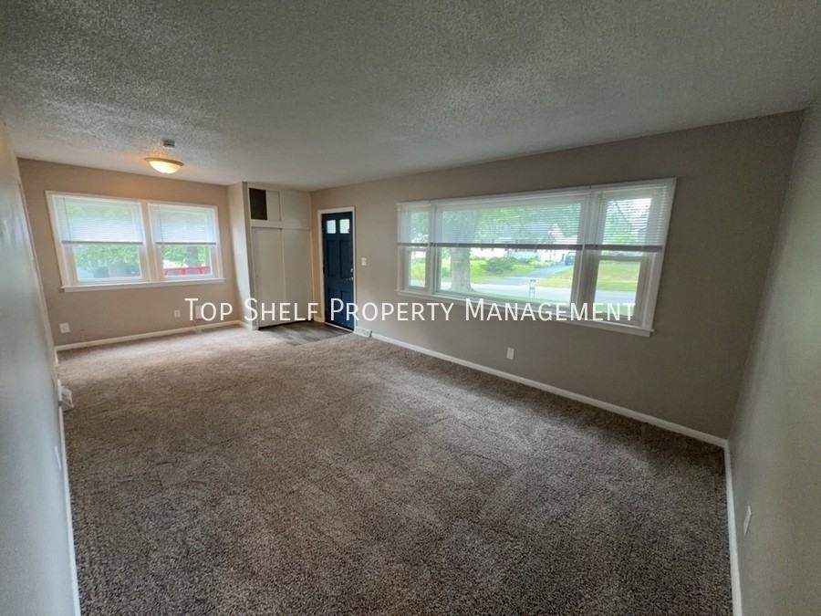 5620 College Ave - Photo 3 of 16