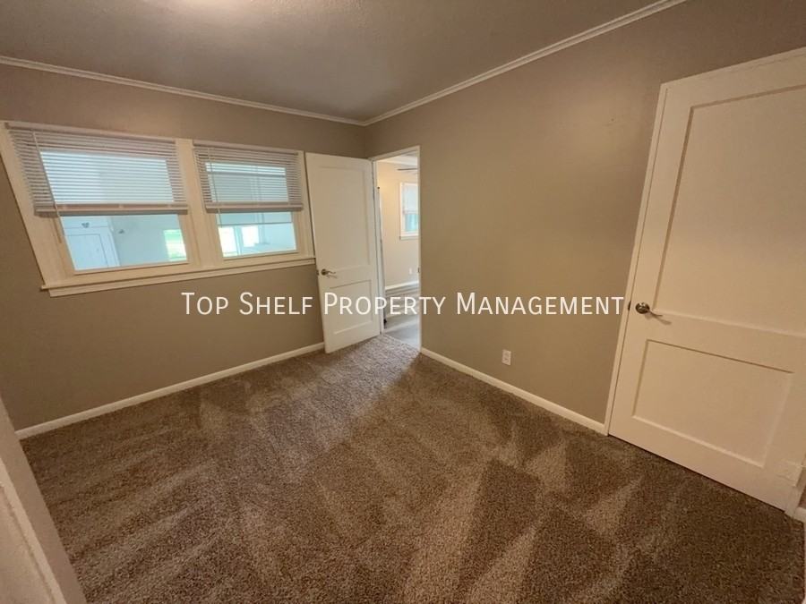 5620 College Ave - Photo 6 of 16