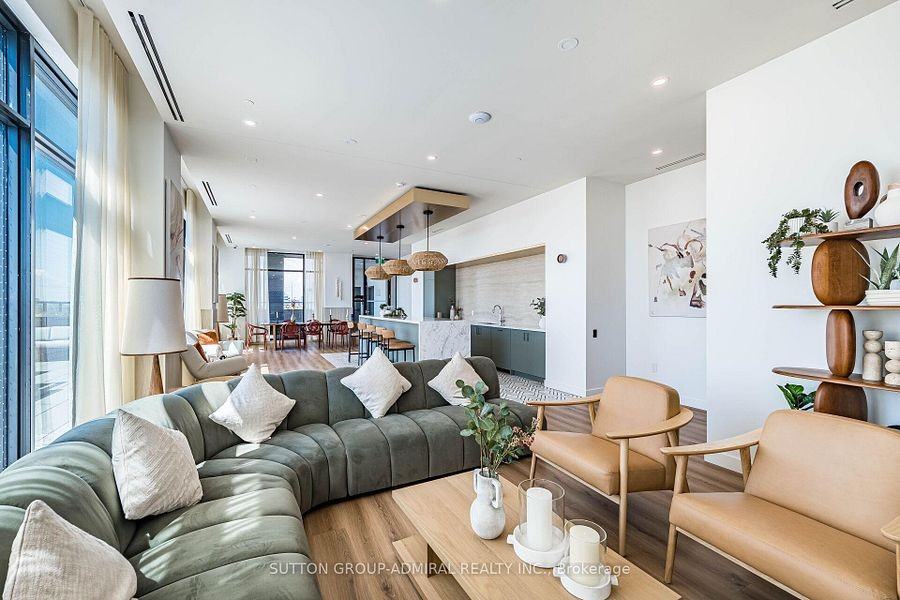 1660 Bloor Street West #903 - Photo 6 of 26