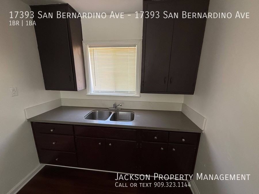 17393 San Bernardino Ave - Photo 4 of 12