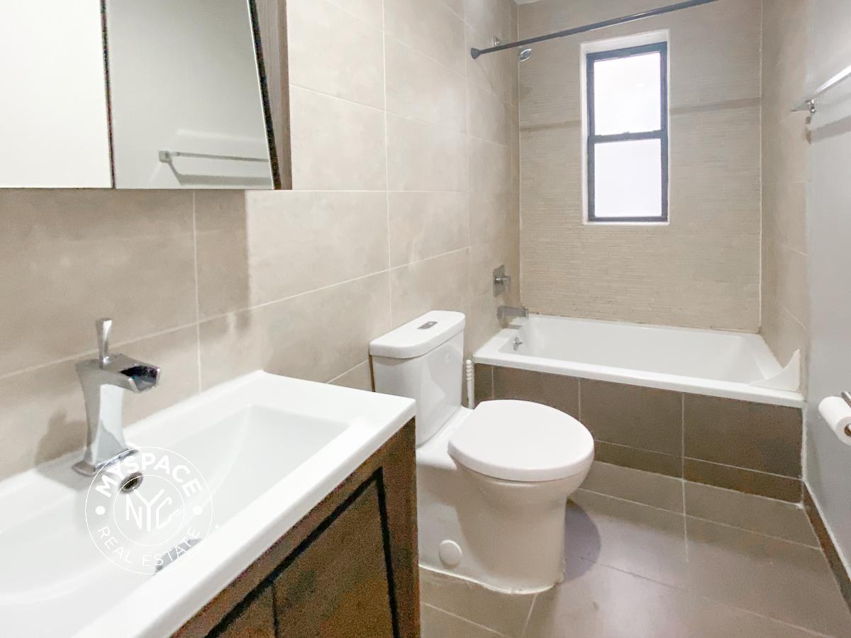 1020 Park Pl #BB - Photo 4 of 9