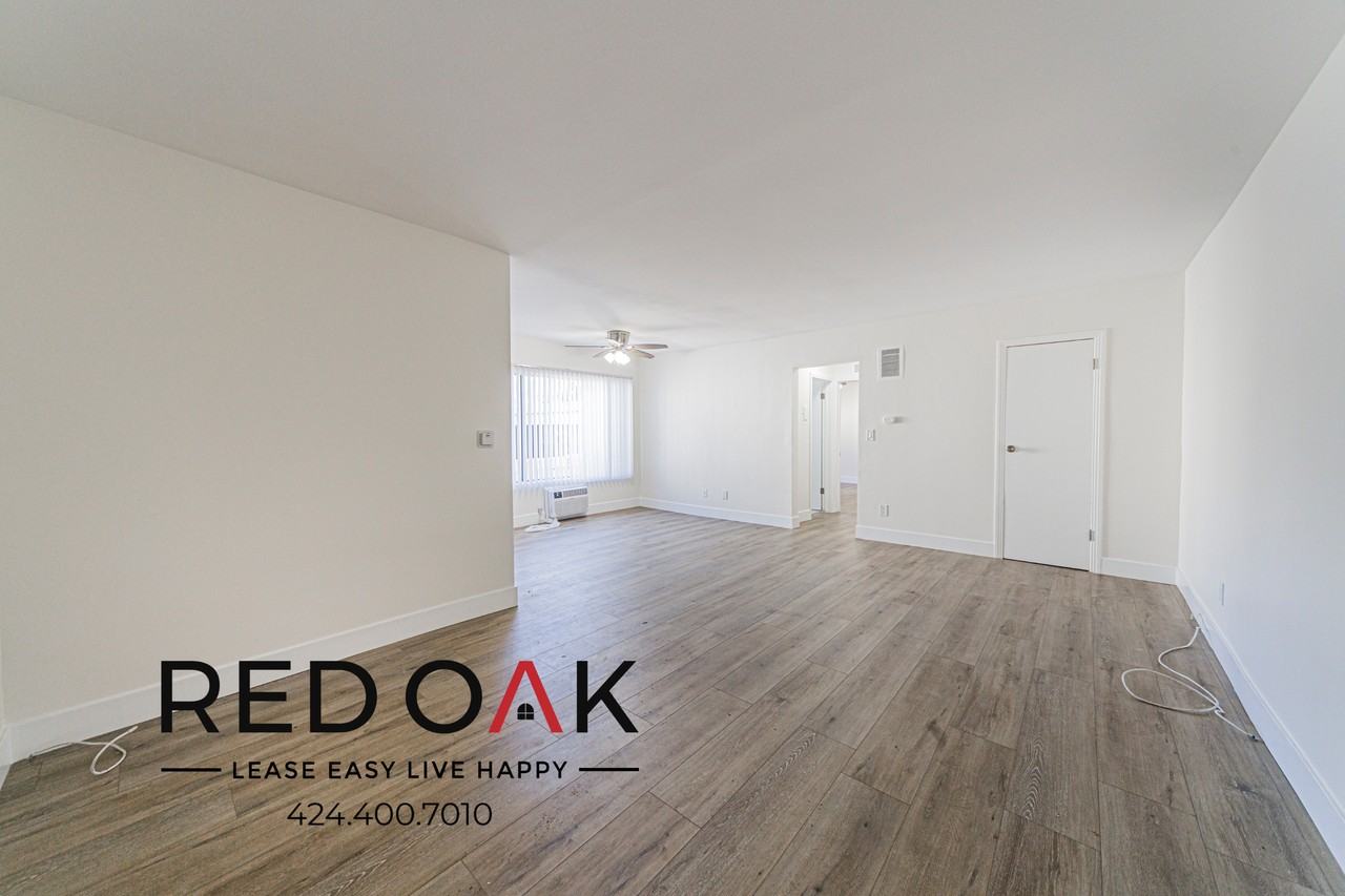 7502 Canby Ave #4 - Photo 6 of 14