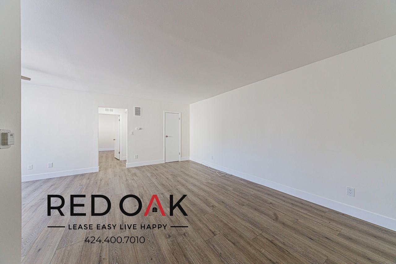 7502 Canby Ave #4 - Photo 7 of 14
