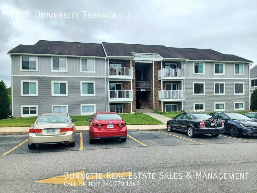 1213 University Ter #J - Photo 2 of 8